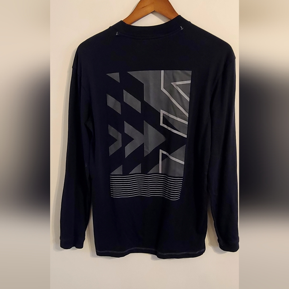 Under Armour Men's Black Long Sleeve Tee